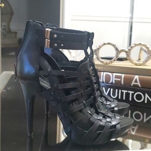 BCBG shoes